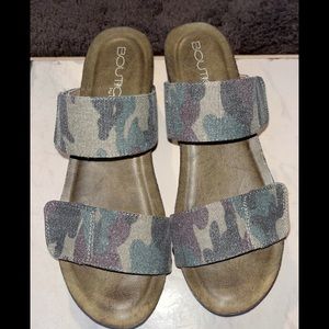 Camo wedge Corkys sandals 7.5